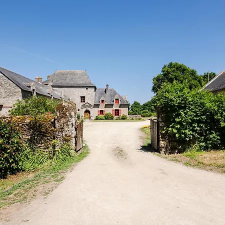 La Ferme Du Manoir De Kercassier A Guerande, Grand 15 Personnes, Tarif Inclus, Site Exceptionnel Dans Grand Domaine Feriehus *