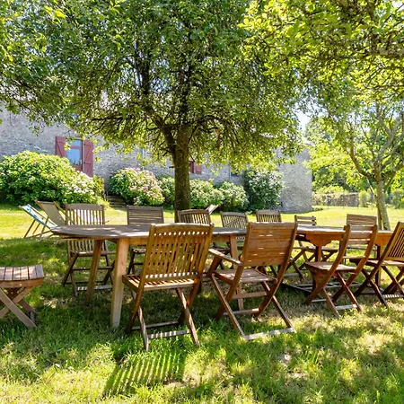 La Ferme Du Manoir De Kercassier A Guerande, Grand 15 Personnes, Tarif Inclus, Site Exceptionnel Dans Grand Domaine Feriehus Guérande
